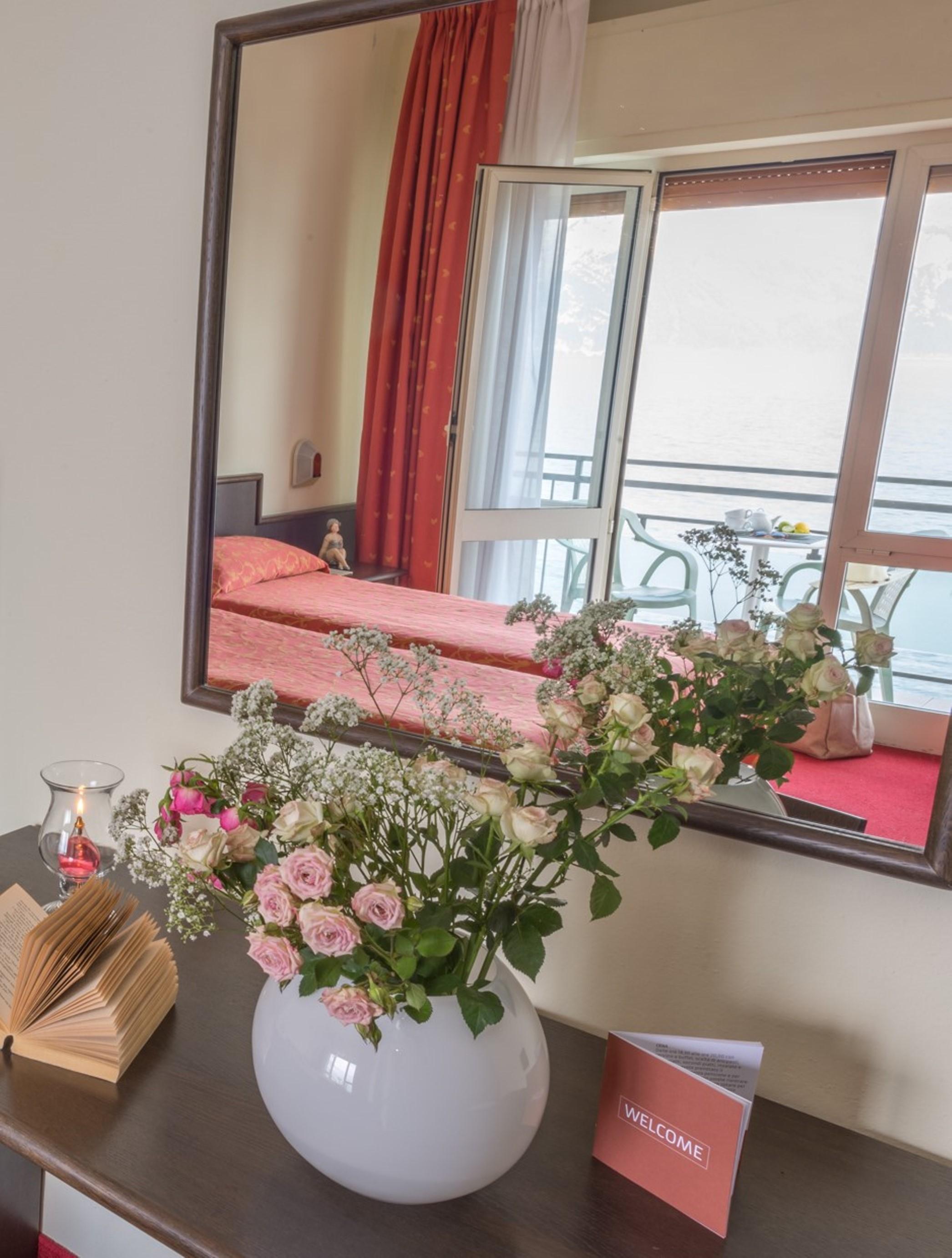 Hotel Drago Бренцоне-суль-Гарда Экстерьер фото